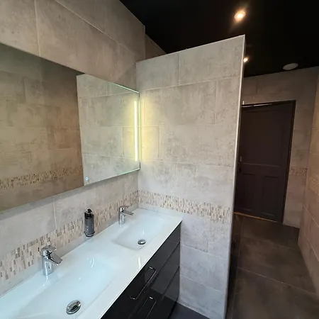 Marguerite - Haussmannien Chic Hyper Centre Apartment