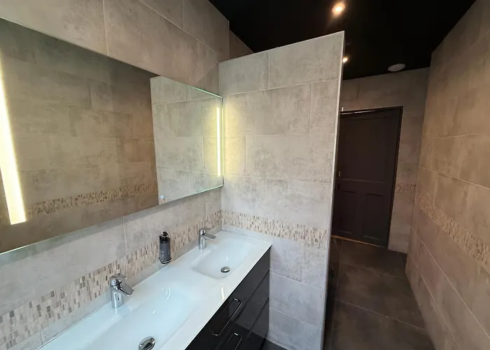 Marguerite - Haussmannien Chic Hyper Centre Apartment